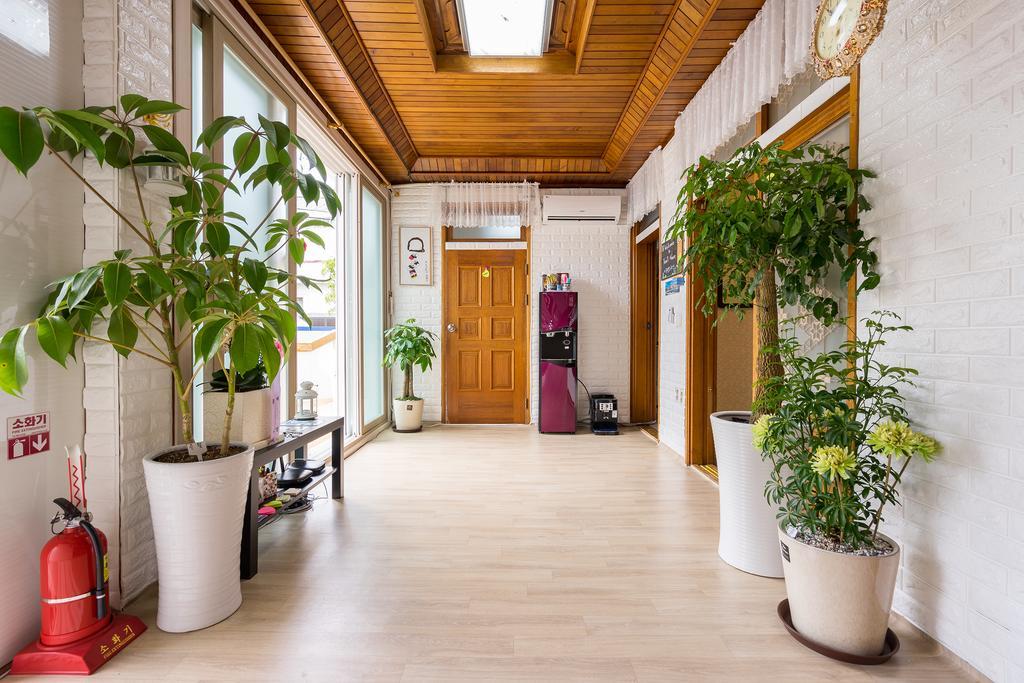 Yours Guesthouse In Tongyeong Ngoại thất bức ảnh