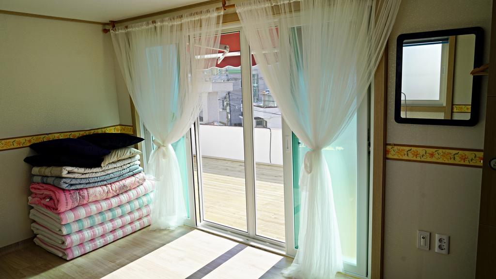 Yours Guesthouse In Tongyeong Ngoại thất bức ảnh